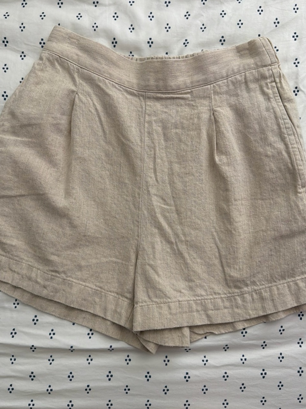 Madewell High-Waist Pleated Linen-Blend Shorts in Light Taupe